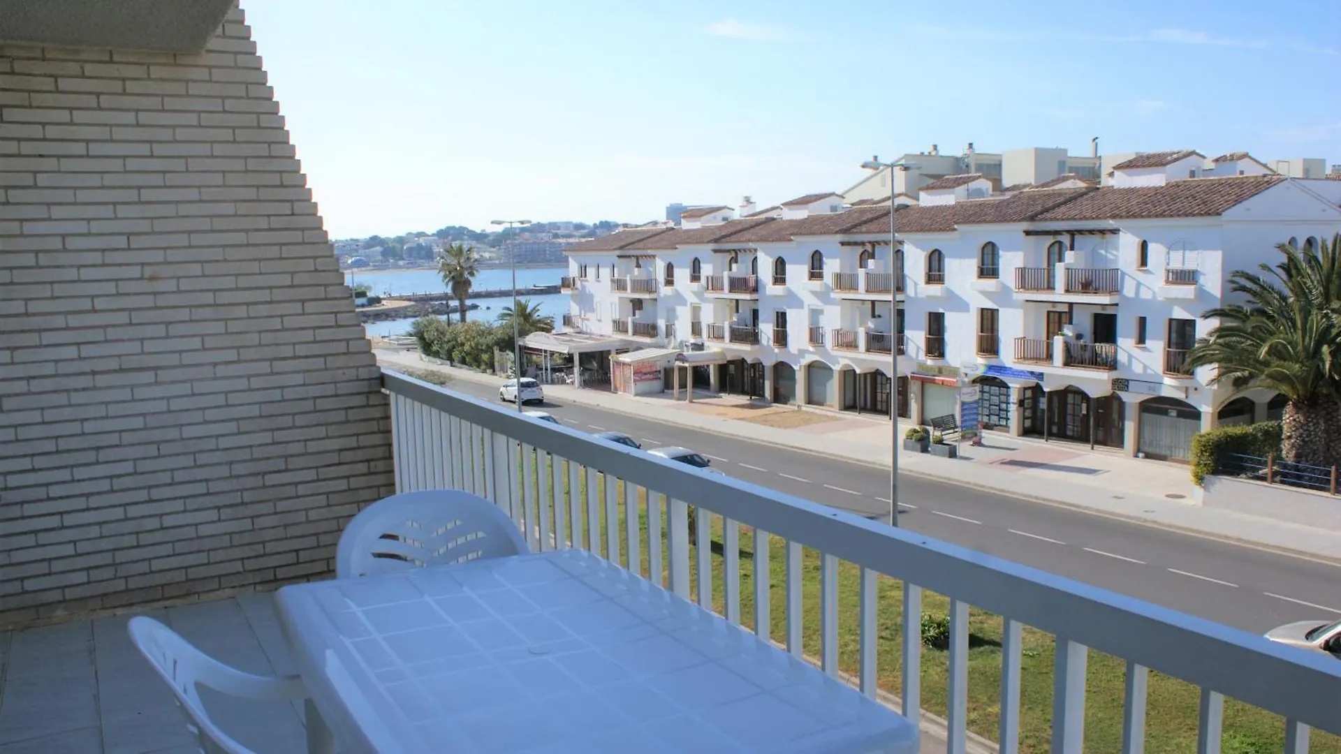 Els Pins - L'Escala Daire